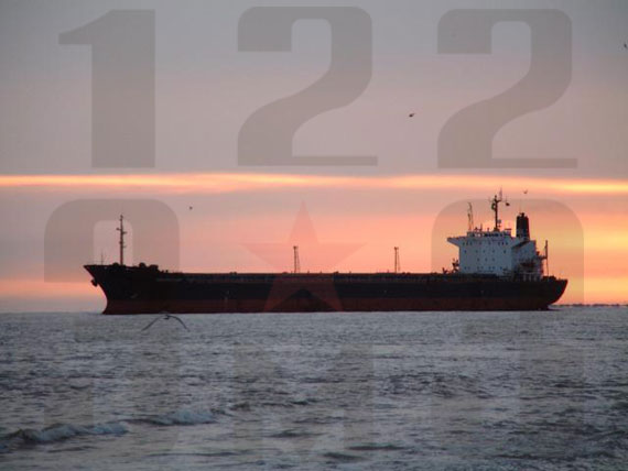 Пираты захватили нефтяной танкер